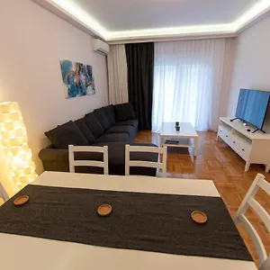 mitropoleos-str-fully-renovated.hotels-of-thessaloniki.com/