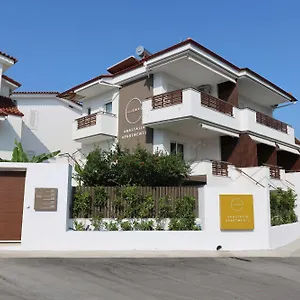 konstantinos-apartments-2.hotelschalkidiki.net/